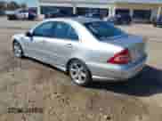 2007 Mercedes-Benz C 230 Sport z VIN WDBRF52H57E027499, wystawiony jako IAAI lot #43476960 z przebiegiem 160 163 mil mil oraz . Historia ofert i sprzedaży dostępna na DreamBid. Obrazek 3.