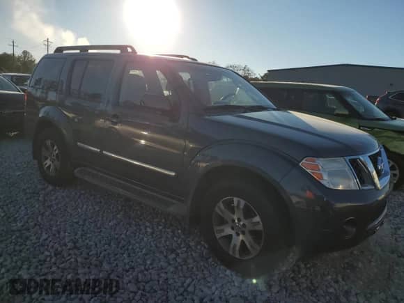 2012 Nissan Pathfinder SV z VIN 5N1AR1NN6CC606647, wystawiony jako Copart lot #85450564 z przebiegiem 231 511 mil mil oraz Szkoda całkowita • Salvage title. Historia ofert i sprzedaży dostępna na DreamBid. Obrazek 4.