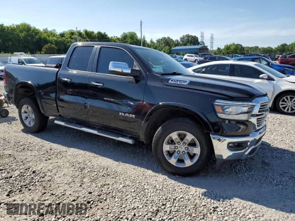 2021 Ram 1500 Laramie z VIN 1C6RREDT3MN628598, wystawiony jako Copart lot #63163475 z przebiegiem 116 871 mil mil oraz Szkoda całkowita • Salvage title. Historia ofert i sprzedaży dostępna na DreamBid. Obrazek 4.