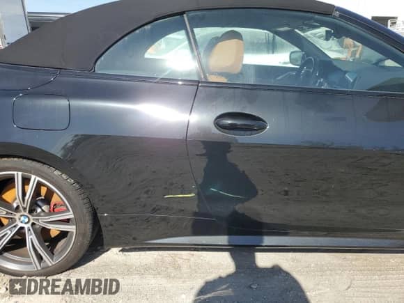 2023 BMW 4 Series 430i xDrive z VIN WBA43AT05PCM18361, wystawiony jako Copart lot #74734464 z przebiegiem Nie podano mil oraz Nie do naprawy • Non repairable. Historia ofert i sprzedaży dostępna na DreamBid. Obrazek 12.