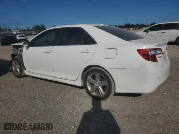 2013 Toyota Camry SE z VIN 4T1BF1FK8DU249016, wystawiony jako Copart lot #82698995 z przebiegiem 202 160 mil mil oraz Szkoda całkowita • Salvage title. Historia ofert i sprzedaży dostępna na DreamBid. Obrazek 2.