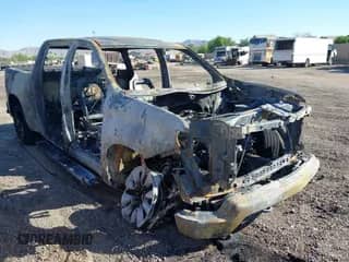 2023 Chevrolet Silverado 1500 Custom z VIN 1GCPDBEK7PZ312055, wystawiony jako IAAI lot #42801280 z przebiegiem Nie podano mil oraz . Historia ofert i sprzedaży dostępna na DreamBid. Obrazek 1.