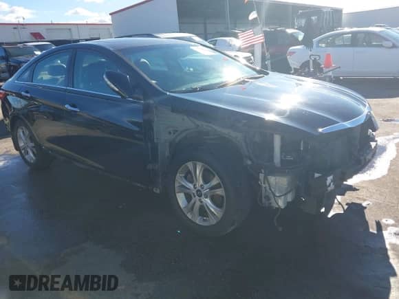 2013 Hyundai Sonata SE with VIN 5NPEC4AC0DH667107, listed as a IAAI auction lot 43428955 with 190,362 mi miles and . Bid and sale history available at DreamBid. Image 1.