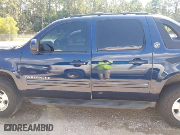 2013 Chevrolet Avalanche LS с VIN 3GNMCEE02DG178192, выставлен на аукционе IAAI как лот 43255473 с пробегом 204 746 миль миль и . История ставок и продаж доступна на DreamBid. Изображение 14.