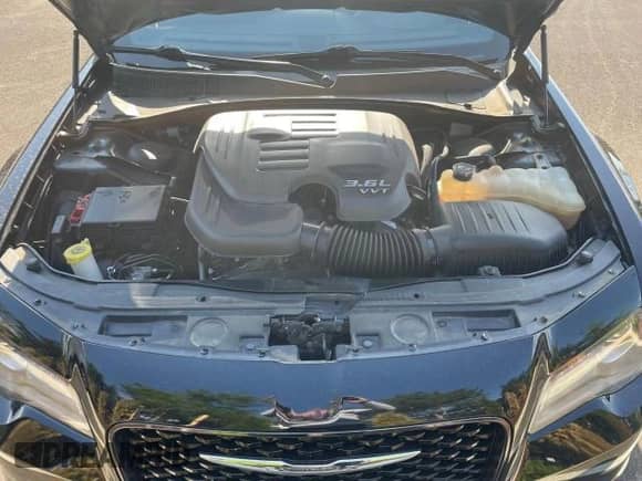 2018 Chrysler 300 S с VIN 2C3CCABG5JH313938, выставлен на аукционе Copart как лот 79367894 с пробегом 122 155 миль миль и Списание • Salvage title. История ставок и продаж доступна на DreamBid. Изображение 7.