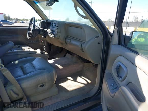 1997 Chevrolet Suburban with VIN 3GNGK26J5VG157926, listed as a IAAI auction lot 43140067 with 143,154 mi miles and . Bid and sale history available at DreamBid. Image 5.