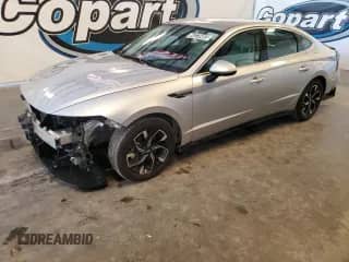 2025 Hyundai Sonata SEL with VIN KMHL64JA4SA486086, listed as a Copart auction lot 84370465 with 9,889 mi miles and Salvage title. Bid and sale history available at DreamBid. Image 1.