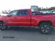 2018 Toyota Tacoma SR5 с VIN 3TMBZ5DN6JM015750, выставлен на аукционе IAAI как лот 41432507 с пробегом 114 643 миль миль и . История ставок и продаж доступна на DreamBid. Изображение 14.