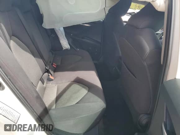 2020 Toyota Camry LE z VIN 4T1C11AK6LU360494, wystawiony jako Copart lot #81954155 z przebiegiem 136 991 mil mil oraz Szkoda całkowita • Salvage title. Historia ofert i sprzedaży dostępna na DreamBid. Obrazek 10.