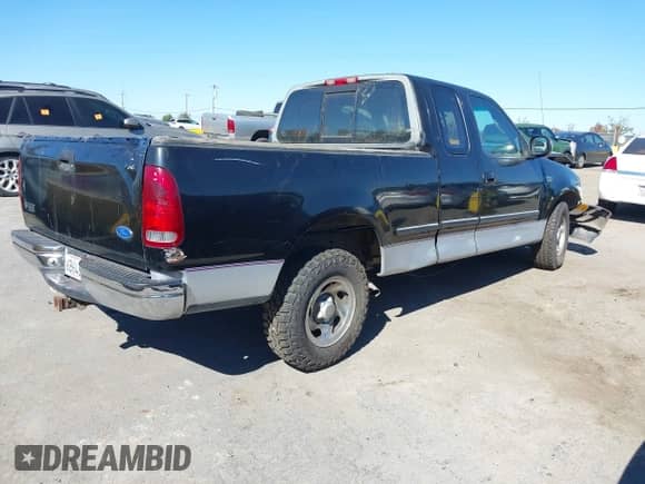 1997 Ford F-150 с VIN 1FTDX17W0VKC42859, выставлен на аукционе IAAI как лот 43426019 с пробегом 137 923 миль миль и . История ставок и продаж доступна на DreamBid. Изображение 4.