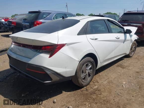 2025 Hyundai Elantra SE with VIN KMHLL4DGXSU943958, listed as a IAAI auction lot 42407792 with 2,483 mi miles and . Bid and sale history available at DreamBid. Image 4.