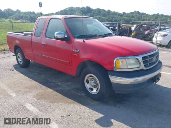 2001 Ford F-150 XL z VIN 1FTZX17231NB75203, wystawiony jako IAAI lot #42961897 z przebiegiem 159 646 mil mil oraz . Historia ofert i sprzedaży dostępna na DreamBid. Obrazek 1.