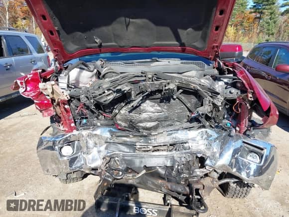 2018 Chevrolet Silverado 2500HD LT с VIN 1GC2KVEG8JZ235359, выставлен на аукционе IAAI как лот 40674239 с пробегом 106 060 миль миль и . История ставок и продаж доступна на DreamBid. Изображение 6.