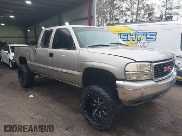 2000 GMC Sierra 1500 SLE с VIN 1GTEK19T8YE168647, выставлен на аукционе IAAI как лот 41785841 с пробегом 260 873 миль миль и . История ставок и продаж доступна на DreamBid. Изображение 1.