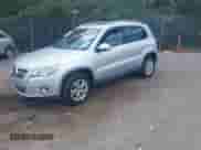 2009 Volkswagen Tiguan SE с VIN WVGBV75N99W527290, выставлен на аукционе IAAI как лот 43121836 с пробегом 123 742 миль миль и . История ставок и продаж доступна на DreamBid. Изображение 2.