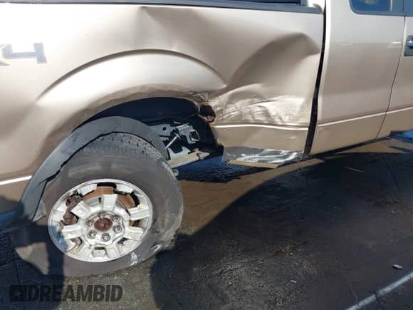 2013 Ford F-150 STX с VIN 1FTFX1EF5DFC68263, выставлен на аукционе IAAI как лот 43266231 с пробегом 248 341 миль миль и . История ставок и продаж доступна на DreamBid. Изображение 6.