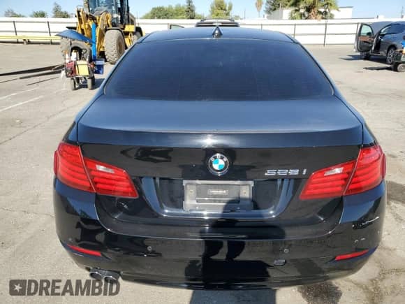 2016 BMW 5 Series 528i z VIN WBA5A5C56GG349749, wystawiony jako Copart lot #67141535 z przebiegiem 78 382 mil mil oraz Szkoda całkowita • Salvage title. Historia ofert i sprzedaży dostępna na DreamBid. Obrazek 6.