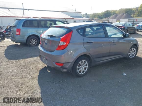 2013 Hyundai Accent GS с VIN KMHCT5AE0DU120452, выставлен на аукционе IAAI как лот 43475552 с пробегом 344 879 миль миль и . История ставок и продаж доступна на DreamBid. Изображение 4.