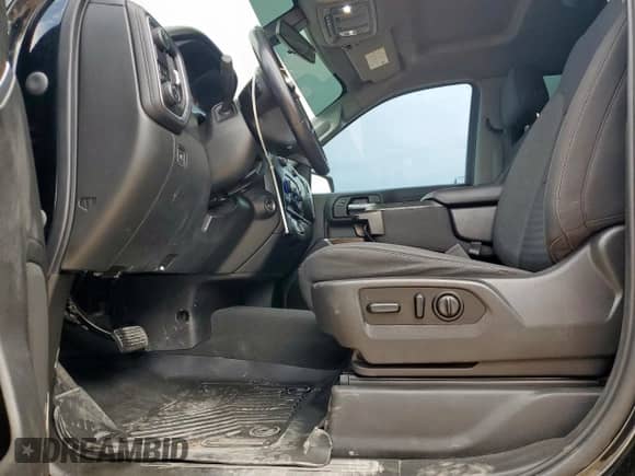 2021 Chevrolet Silverado 1500 LT z VIN 1GCPWCED9MZ236691, wystawiony jako Copart lot #70108155 z przebiegiem 79 060 mil mil oraz Szkoda całkowita • Salvage title. Historia ofert i sprzedaży dostępna na DreamBid. Obrazek 7.