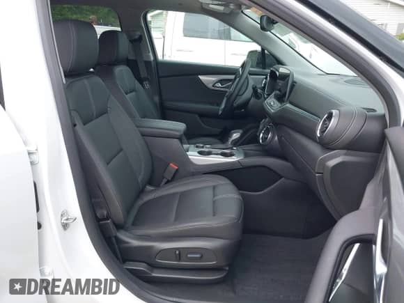 2024 Chevrolet Blazer LT с VIN 3GNKBDR45RS195056, выставлен на аукционе IAAI как лот 42241495 с пробегом 8 332 миль миль и . История ставок и продаж доступна на DreamBid. Изображение 5.