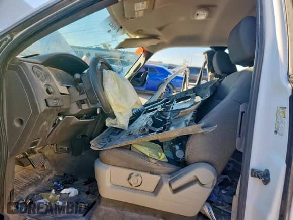 2009 Ford F-150 STX z VIN 1FTRX12W09KA47377, wystawiony jako Copart lot #83997595 z przebiegiem Nie podano mil oraz Szkoda całkowita • Salvage title. Historia ofert i sprzedaży dostępna na DreamBid. Obrazek 7.