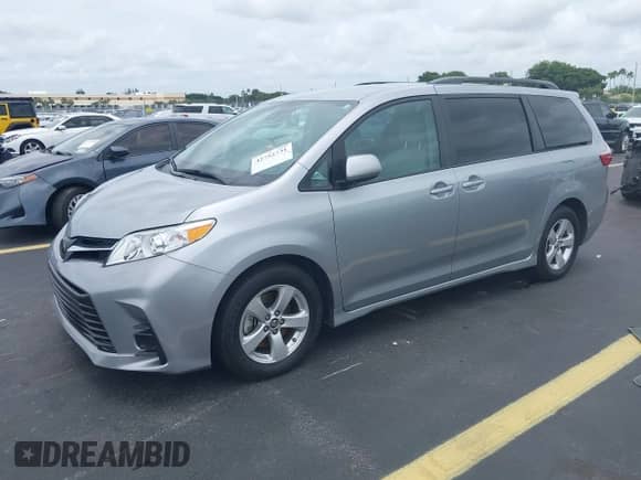 2018 Toyota Sienna LE Auto Access Seat with VIN 5TDKZ3DC5JS939275, listed as a IAAI auction lot 42752731 with 34,362 mi miles and . Bid and sale history available at DreamBid. Image 2.