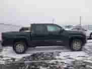 2024 Toyota Tacoma SR5 z VIN 3TMKB5FN3RM004833, wystawiony jako IAAI lot #41580572 z przebiegiem 7 039 mil mil oraz . Historia ofert i sprzedaży dostępna na DreamBid. Obrazek 13.