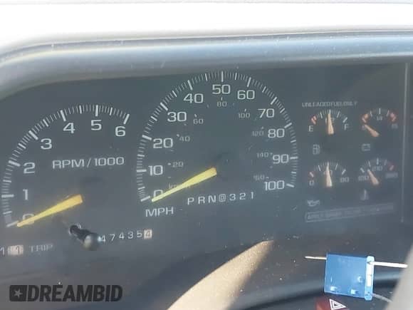 1997 Chevrolet Suburban z VIN 3GNFK16R0VG107804, wystawiony jako IAAI lot #43476284 z przebiegiem 147 435 mil mil oraz . Historia ofert i sprzedaży dostępna na DreamBid. Obrazek 7.