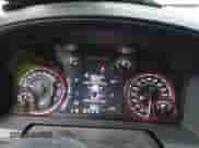 2018 Ram 1500 Rebel z VIN 1C6RR7YT2JS134820, wystawiony jako IAAI lot #40931182 z przebiegiem 56 427 mil mil oraz . Historia ofert i sprzedaży dostępna na DreamBid. Obrazek 7.