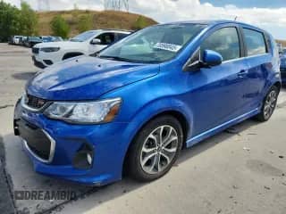 2019 Chevrolet Sonic LT z VIN 1G1JD6SB6K4114552, wystawiony jako Copart lot #70598845 z przebiegiem 33 585 mil mil oraz Czysty tytuł • Clean title. Historia ofert i sprzedaży dostępna na DreamBid. Obrazek 1.