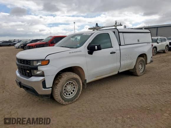 2021 Chevrolet Silverado 1500 Work Truck z VIN 3GCNYAEH6MG408166, wystawiony jako Copart lot #80923025 z przebiegiem 111 357 mil mil oraz Czysty tytuł • Clean title. Historia ofert i sprzedaży dostępna na DreamBid. Obrazek 1.