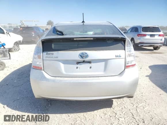 2010 Toyota Prius III z VIN JTDKN3DU7A0166011, wystawiony jako Copart lot #82544625 z przebiegiem 111 303 mil mil oraz Czysty tytuł • Clean title. Historia ofert i sprzedaży dostępna na DreamBid. Obrazek 6.