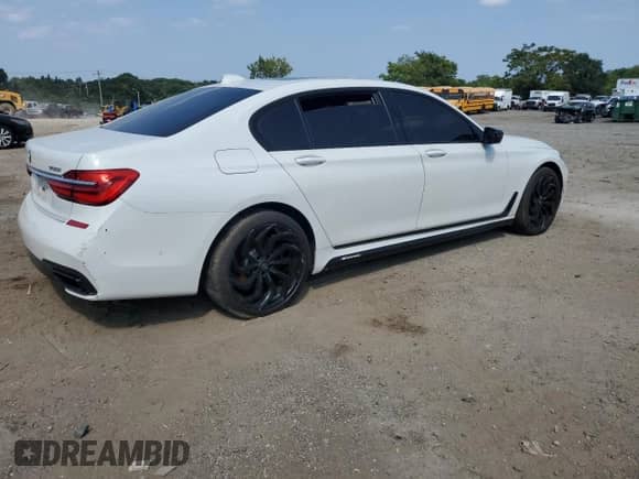 2017 BMW 7 Series ALPINA B7 xDrive with VIN WBA7F2C5XHG422468, listed as a Copart auction lot 66146325 with 146,518 mi miles and Clean title. Bid and sale history available at DreamBid. Image 3.
