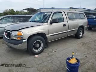 2002 GMC Sierra 1500 SL z VIN 1GTEC14V22Z245177, wystawiony jako Copart lot #70560024 z przebiegiem 187 881 mil mil oraz Szkoda całkowita • Salvage title. Historia ofert i sprzedaży dostępna na DreamBid. Obrazek 1.