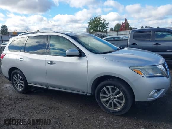 2014 Nissan Pathfinder SL with VIN 5N1AR2MM1EC684139, listed as a IAAI auction lot 43517521 with 208,606 mi miles and . Bid and sale history available at DreamBid. Image 13.