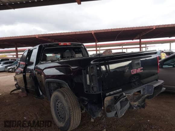 2015 GMC Sierra 1500 with VIN 1GTR1TECXFZ292639, listed as a IAAI auction lot 42189871 with 180,529 mi miles and . Bid and sale history available at DreamBid. Image 3.