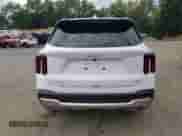 2025 Kia Sorento S z VIN 5XYRLDJC9SG377695, wystawiony jako Copart lot #71010335 z przebiegiem 15 mil mil oraz Szkoda całkowita • Salvage title. Historia ofert i sprzedaży dostępna na DreamBid. Obrazek 6.