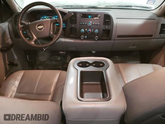 2010 Chevrolet Silverado 1500 Work Truck с VIN 1GCSKPEA6AZ165884, выставлен на аукционе Copart как лот 47114135 с пробегом 107 262 миль миль и Списание • Salvage title. История ставок и продаж доступна на DreamBid. Изображение 8.