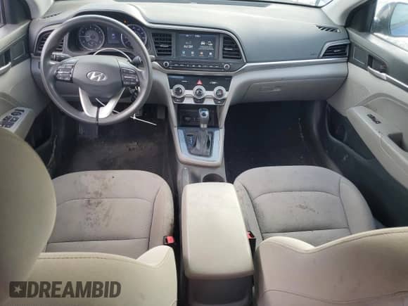 2019 Hyundai Elantra Value Edition z VIN 5NPD84LF4KH429620, wystawiony jako Copart lot #84882125 z przebiegiem 118 684 mil mil oraz Czysty tytuł • Clean title. Historia ofert i sprzedaży dostępna na DreamBid. Obrazek 8.