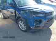 2021 Chevrolet TrailBlazer LS z VIN KL79MMS20MB134953, wystawiony jako IAAI lot #42334086 z przebiegiem 53 649 mil mil oraz . Historia ofert i sprzedaży dostępna na DreamBid. Obrazek 6.