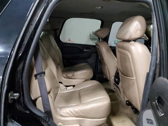 2010 Chevrolet Tahoe Commercial z VIN 1GNUKAE02AR175090, wystawiony jako Copart lot #84759734 z przebiegiem 143 567 mil mil oraz Szkoda całkowita • Salvage title. Historia ofert i sprzedaży dostępna na DreamBid. Obrazek 11.