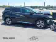 2020 Nissan Murano SL z VIN 5N1AZ2CJ5LN153390, wystawiony jako IAAI lot #42274848 z przebiegiem 56 824 mil mil oraz . Historia ofert i sprzedaży dostępna na DreamBid. Obrazek 1.