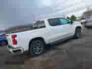 2022 Chevrolet Silverado 1500 RST z VIN 3GCUDEET5NG690627, wystawiony jako IAAI lot #41832932 z przebiegiem 39 435 mil mil oraz . Historia ofert i sprzedaży dostępna na DreamBid. Obrazek 4.