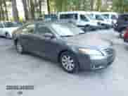 2007 Toyota Camry CE z VIN JTNBE46KX73073911, wystawiony jako IAAI lot #43242639 z przebiegiem 306 536 mil mil oraz . Historia ofert i sprzedaży dostępna na DreamBid. Obrazek 1.