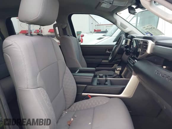 2022 Toyota Tundra SR5 with VIN 5TFLA5DB3NX045791, listed as a IAAI auction lot 42661779 with 61,344 mi miles and . Bid and sale history available at DreamBid. Image 5.