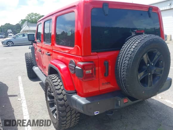 2021 Jeep Wrangler Unlimited Sahara с VIN 1C4HJXEGXMW631033, выставлен на аукционе IAAI как лот 42550070 с пробегом 54 429 миль миль и . История ставок и продаж доступна на DreamBid. Изображение 3.