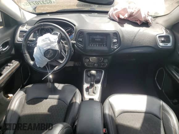 2019 Jeep Compass Latitude с VIN 3C4NJDBB0KT689598, выставлен на аукционе Copart как лот 62370715 с пробегом 80 928 миль миль и Списание • Salvage title. История ставок и продаж доступна на DreamBid. Изображение 8.