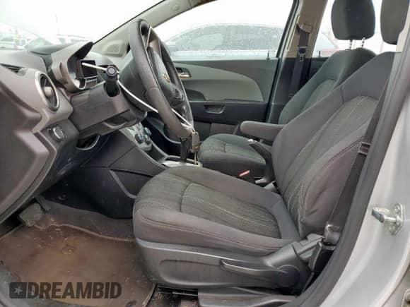 2014 Chevrolet Sonic LT с VIN 1G1JC6SB0E4211446, выставлен на аукционе Copart как лот 59143125 с пробегом 136 299 миль миль и Чистый • Clean title. История ставок и продаж доступна на DreamBid. Изображение 7.