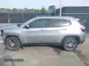 2020 Jeep Compass Latitude z VIN 3C4NJCBB3LT257860, wystawiony jako IAAI lot #41601408 z przebiegiem 72 364 mil mil oraz . Historia ofert i sprzedaży dostępna na DreamBid. Obrazek 15.