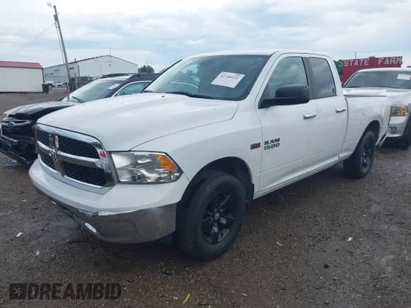 2013 Ram 1500 Big Horn z VIN 1C6RR7GT2DS675047, wystawiony jako IAAI lot #42740111 z przebiegiem 147 708 mil mil oraz . Historia ofert i sprzedaży dostępna na DreamBid. Obrazek 2.